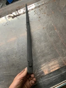 MAZDA CX-5 2015 OE REAR TAILGATE WINDOW LIFT GATE BACK WIPER ARM L206-67-421 4P - Bild 1 von 2