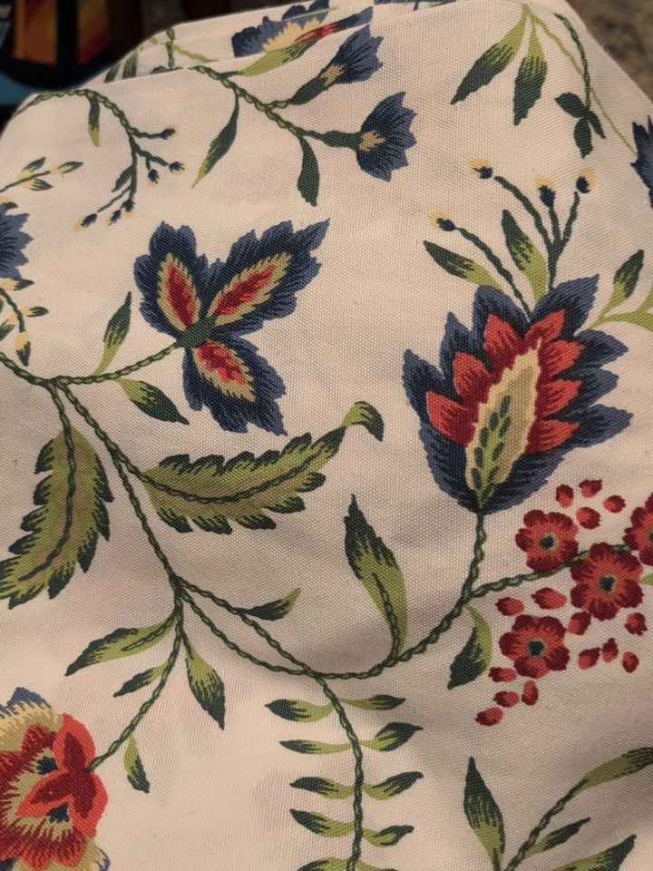 Panel superior Waverly poste 2 pares de cortinas florales jacobeas Felicita 50” X 82 Foto 1 de 2