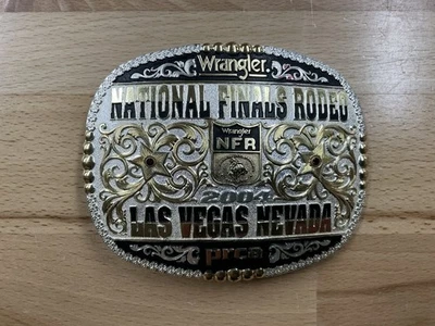 Пряжка ремня родео 2004 Las Vegas PRCA Wrangler National Finals 4,5 дюйма x 3,5 дюйма - Изображение 1 из 4