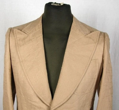 JAQUETA MASCULINA VINTAGE ITÁLIA 1950-60 FACIS BEGE EM RELEVO ALGUMAS PEQUENAS MANCHAS - Imagem 1 de 4