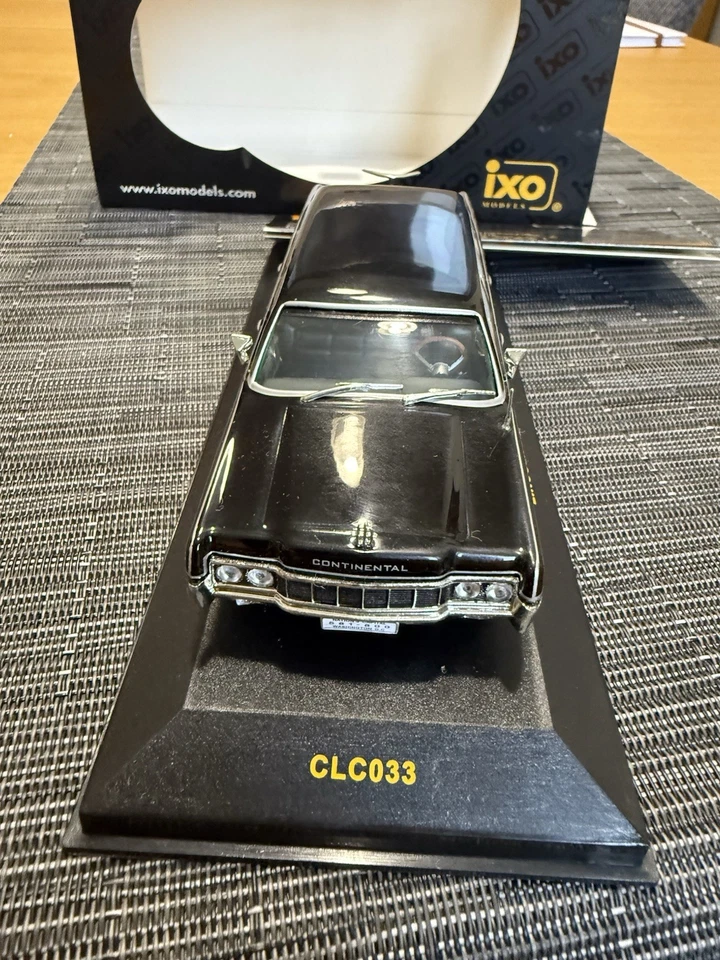 Limusina Lincoln Continental 1:43 IXO (Negro) - Como Nueva - CLC033 Foto 1 de 4