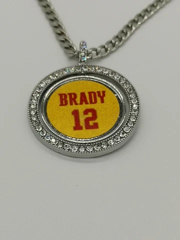 Tampa Bay Buccaneers Tom Brady #12 Necklace V-Neck Team Pendant Souvenir Cover