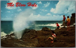Vintage Blasloch Touristen Salzwasser Geysir Oahu Hawaii Postkarte H774 - Bild 1 von 2