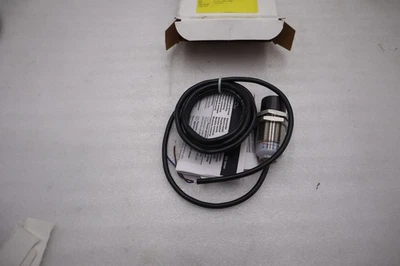 NEW OPEN BOX Eaton E59-M30C129C02-A1 iProx Programmable Proximity Sensor -5632CC - Image 1 of 4