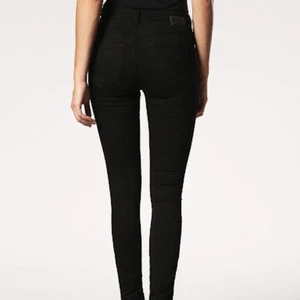 Jeans Diesel Skinzee largos talla 32 nuevos con etiquetas - Imagen 1 de 16