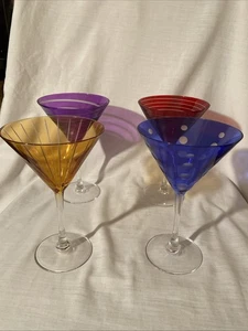 Juego de cuatro vasos Mikasa Cheers Martini usados rojo azul púrpura dorado  - Imagen 1 de 7
