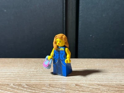 LEGO THE LEGO MOVIE Western Rootbeer Belle Red Lips Minifigure tlm037 - Image 1 of 2