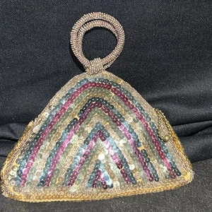 Cartera de Lentejuelas Hecha en Checoslovaquia De Colección Bolso de Noche Cuentas Cosidas a Mano Rojo Azul Dorado - Imagen 1 de 12