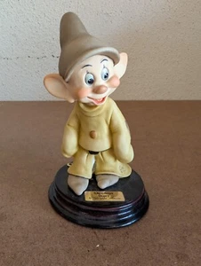 Figura Giuseppe Armani Walt Disney Blancanieves Enano Dopey con Caja Escultura De Colección - Imagen 1 de 13