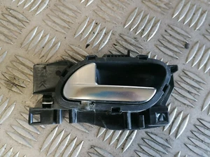 Poignée porte intérieure avant gauche - PEUGEOT 208 - Référence : 303966 - Bild 1 von 3