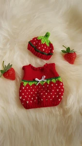 Puppenkleidung, Strick,Kleid ,Erdbeere, für 26 cm Puppe -,Maße s. unten! - Bild 1 von 2
