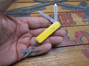 Victorinox Classic SD Swiss Army Knife 58mm Yellow - Picture 1 of 5
