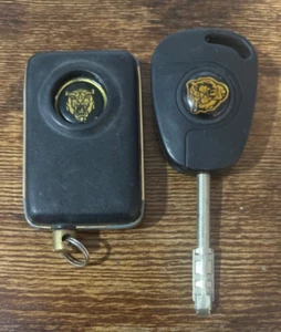 Jaguar XJS 93-96 Smart Keyfob W/1 Button Valet Keyfob Lot of 2 G57JTX318 -TESTED - Picture 1 of 2