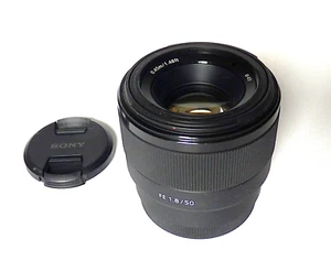 Sony E 50mm F1.8 OSS Prime/Portrait Lens | SEL50F18 (Excellent condition) - Picture 1 of 3