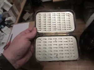 Caja de pesca con mosca trucha delgada A1 vintage resistente alnwick caparazón de tortuga grande Neroda - Imagen 1 de 15