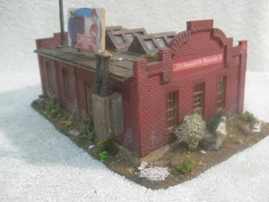 Pola/Tyco HO Scale Factory Building Assembled-Weathered-landscaped-Detailed - Picture 1 of 8