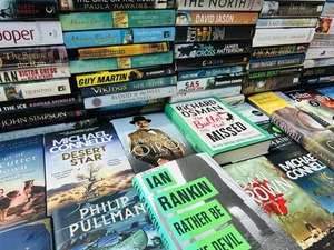 JOBLOT BOX of 20-30 or 20kg H/B Novel/Fiction Good plus condition - Picture 1 of 2