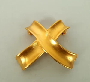 Vintage Anne Klein X Brosche matt gebürstet goldfarben geschwungen Retro signiert - Bild 1 von 7