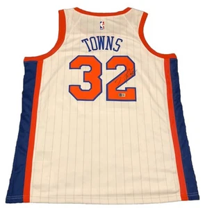 Karl Anthony Towns Signed New York Knicks Jersey Beckett COA READ - Picture 1 of 6