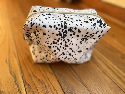 Bolsa de Maquillaje Sonia Kashuk Pan Estampado Animal Oro Cremallera Organización Foto 1 de 4