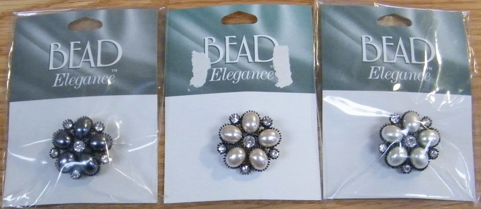 Broche Bead Elegance (Z-079) 1 1/4" - Flor de perla sintética con estrás  Foto 1 de 1