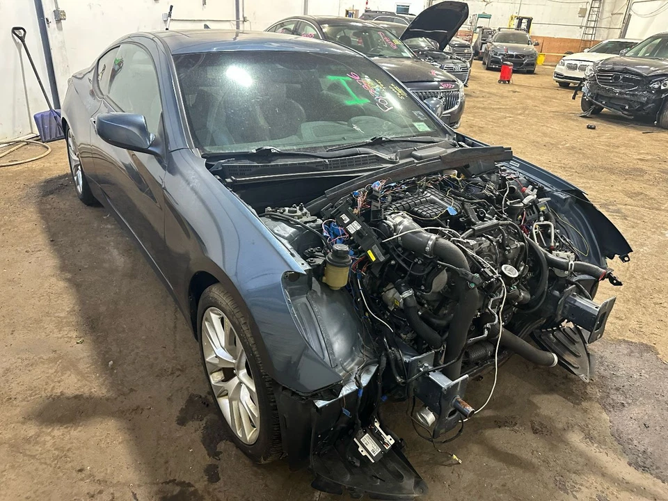 Used Rack and Pinion Assembly fits: 2013 Hyundai Genesis Power Rack and Pinion h - Image 1 of 4