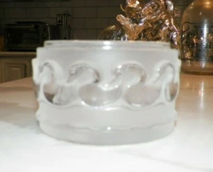 LALIQUE FROSTED & CLEAR SWAN BOWL 2 1/4" ACROSS 3 1/2" TALL - Picture 1 of 9