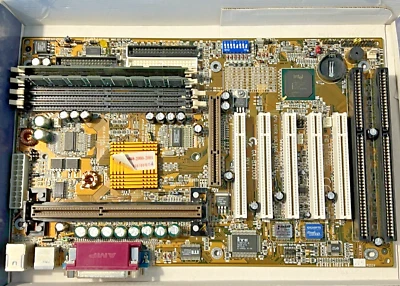 Gigabyte Mainboard GA-BX2000+ Rev:1.1 - Pentium II - 2x 64 MB SDRAM - Immagine 1 di 4