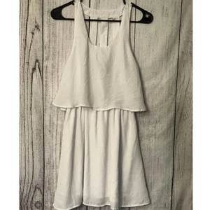 Mini vestido para mujer Rue 21 blanco sin mangas de gasa en capas pequeño - Imagen 1 de 4