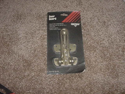 VINTAGE 1982 FORTRESS DOOR GUARD SAFETY LOCK NEW OLD STOCK NOS Cover