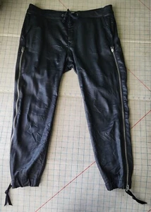 DL1961 Gwen Jeans Joggers Black Wax Coated with Zipper Details size 32 - Picture 1 of 5