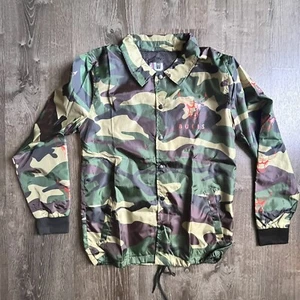 Chaqueta impermeable de camuflaje para hombre NBA Chicago Bulls talla mediana - Imagen 1 de 3
