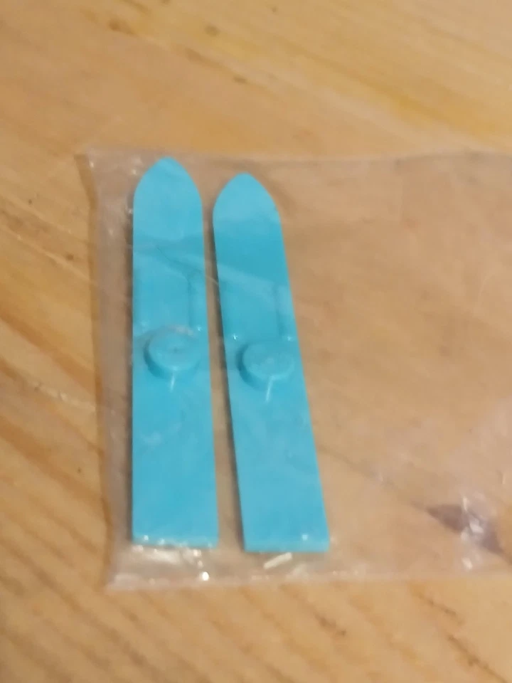 LEGO 18744 6170544 Mini Figure Ski  Medium Azur x2 SB2 - Image 1 of 1