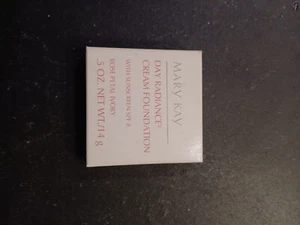 Mary Kay Day Radiance Cream Foundation Rose Petal Ivory SPF 8 Makeup 0.5oz 14g - Picture 1 of 1