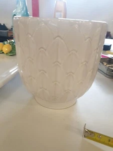 Vase White Ceramic Pineapple Pattern - Picture 1 of 5
