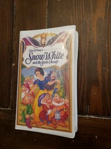 Walt Disney’s Masterpiece Collection Snow White and the Seven Dwarfs VHS 1524 - Picture 1 of 11