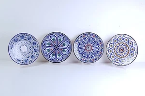 Set Quattro piatti diversi ornamentali ceramica smaltata stile arabo 32cm - Imagen 1 de 11