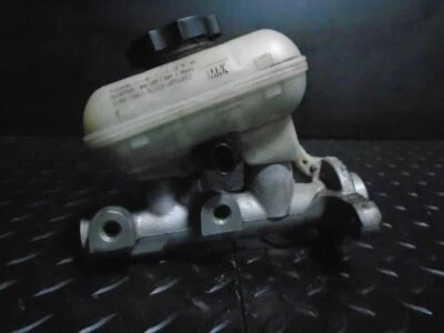 Главный цилиндр с резервуаром 00-05 Pontiac Grand Am - Изображение 1 из 3