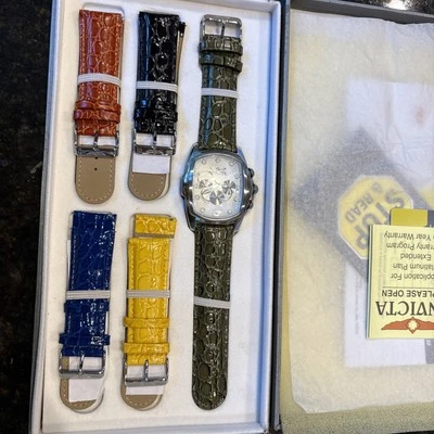 Reloj Invicta Edición Limitada Hombre Suizo Tritnite Night Glow Modelo NO. 0067 Foto 1 de 2