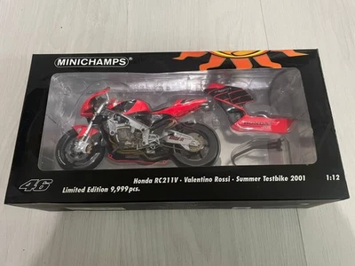 Minichamps 2001 Limited Edition Honda RC211V Valentino Rossi Summer Testbike - Image 1 of 4