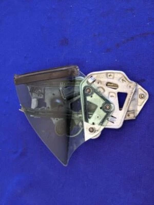 Заднее четверть стекла для кабриолета пассажира Ford Mustang Cobra SVT DOHC 2003-2004 годов выпуска - Изображение 1 из 4