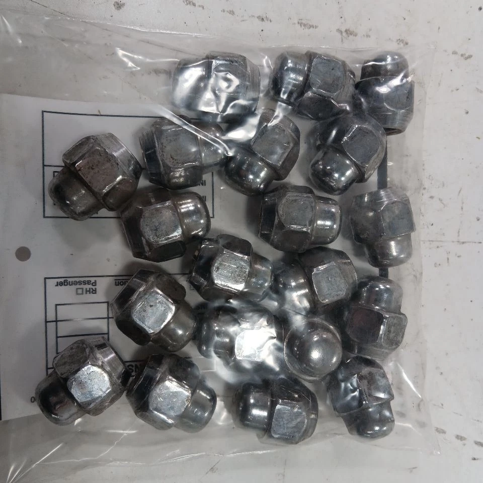 Juego de tuercas Kia Optima 2020 2019 2018 2017 Foto 1 de 4