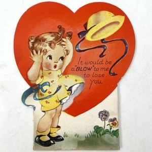 Linda Niña con Sombrero Soplando De Colección Años 40 Tarjeta de Felicitación de San Valentín Arcos - Imagen 1 de 3
