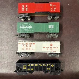 4 Marx 8 Wheel Cars - LV 21429 - PFE 43461 - NYC 176893 - RI 147815 Auto Coupler - Picture 1 of 6