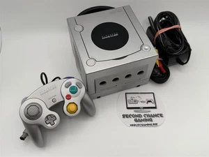 Pacchetto Nintendo GameCube Platinum System ricondizionato con controller - DOL-101 - Foto 1 di 11