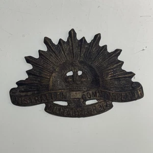 INSIGNIA PIN RETRO ORIGINAL VINTAGE SEGUNDA GUERRA MUNDIAL título de hombro sol naciente - Imagen 1 de 3