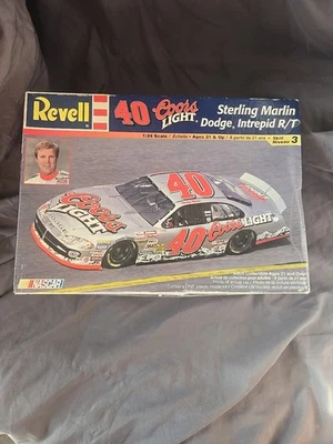 Dodge Intrepid Sterling Martin #40 escala 1:24 Foto 1 de 4