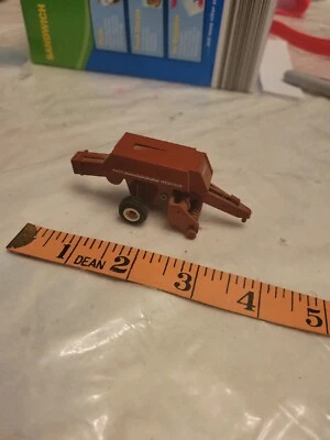 1/64 Hesston 4600 Inline Square Baler - Image 1 of 4