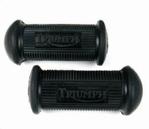 TRIUMPH T120 6T T100 FRONT FOOTREST RUBBER SET NF704 WITH SCRIPT LOGO 1938-1967 - Foto 1 di 2