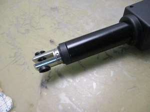 linak la31-u445-00 deskline desk lift actuator 1500N 24V 500mm [0-O] - Picture 1 of 6